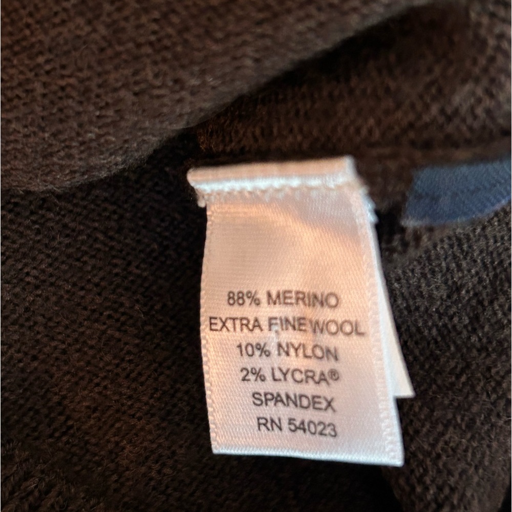 Classic merino wool brown turtleneck size small - Picture 3 of 5